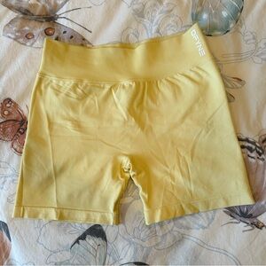 DFYNE Dynamic Shorts 4.5” Yellow